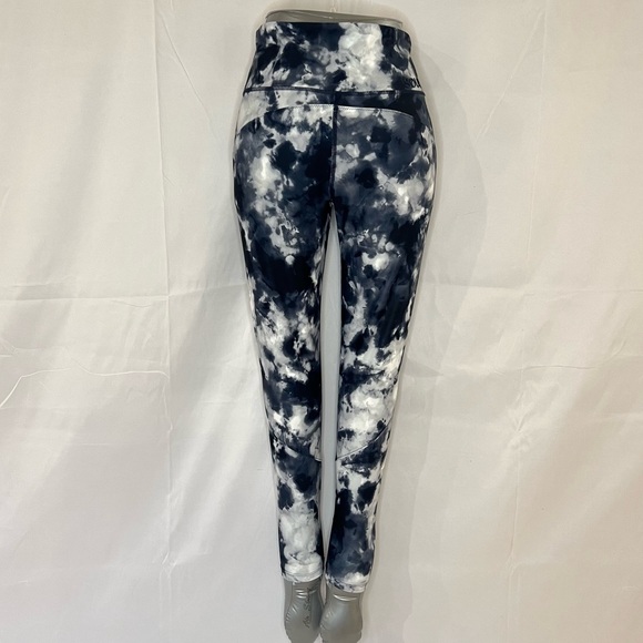 SoulCycle dark navy and white Tie-Dye Leggings ( Soul by Soul Cycle ) - Picture 6 of 8
